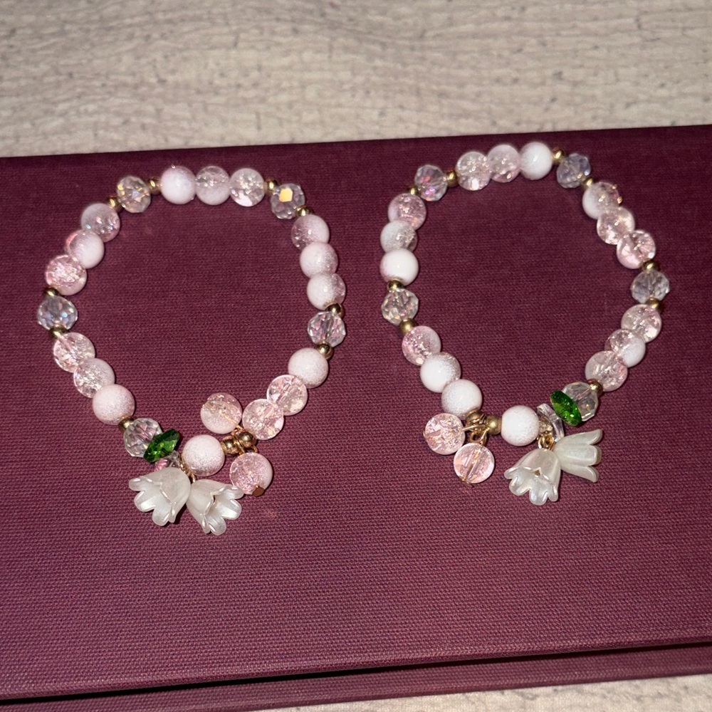 Pale Pink Lily Flower Beaded Bracelet NEW - Picture 2 of 5